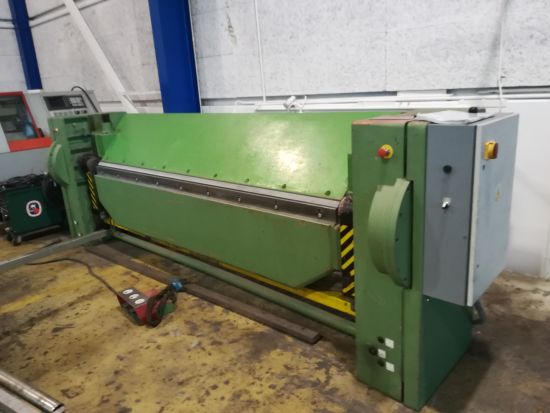 Schwenkbiegemaschine OZAMECH KM 3004